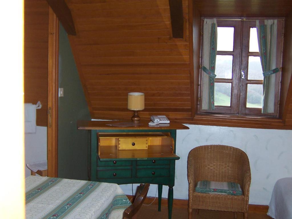 Auberge Hotel De Tournemire - Cantal Zimmer foto